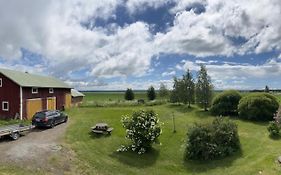 Beautiful Big Farm House With Spectacular Meteor Site View
